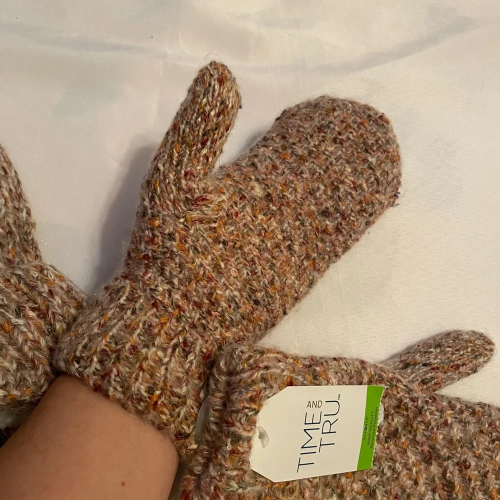 Time and Tru Women’s Lined Warm Knit Hat and Mittens Set - Brown and Tan,‎ NWT
